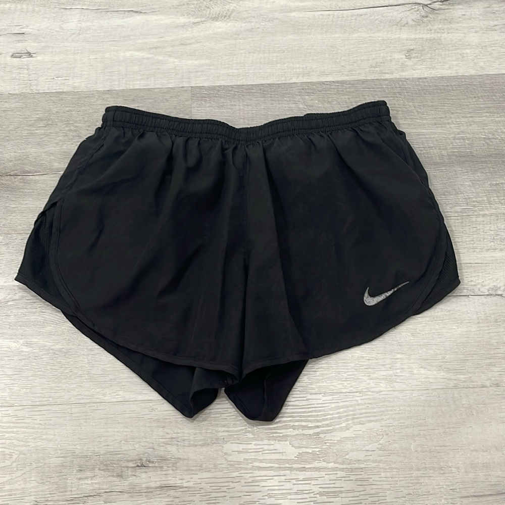SMALL NIKE RUNNING SHORTS W BACK ZIPPER
